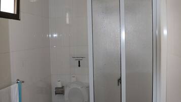Standard Single Room | Bathroom | Shower, free toiletries, towels