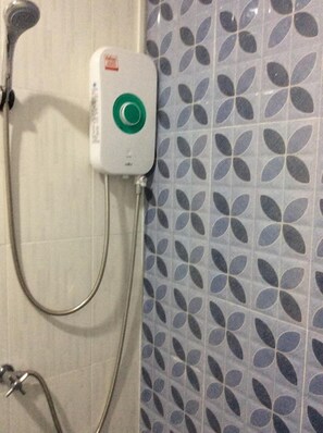 Shower, free toiletries, bathrobes, slippers