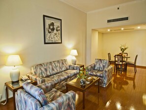 Executive King Room | Living area