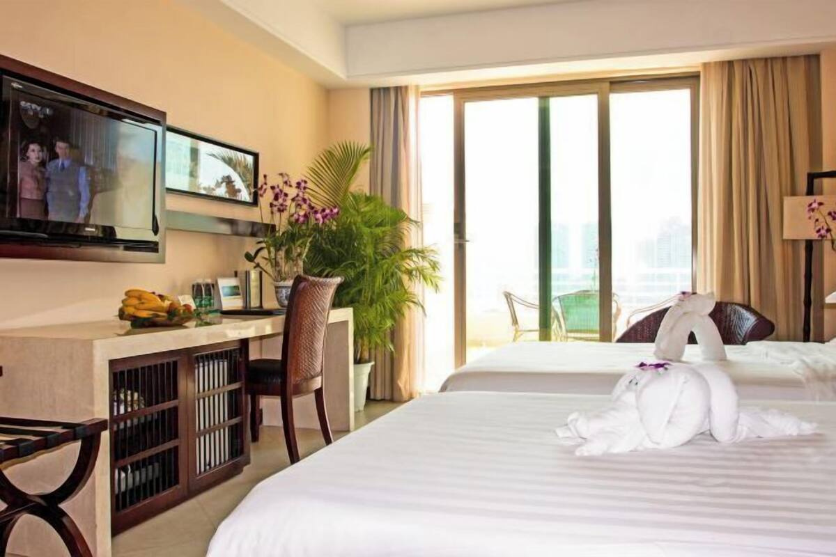 Minibar, in-room safe, desk, blackout drapes