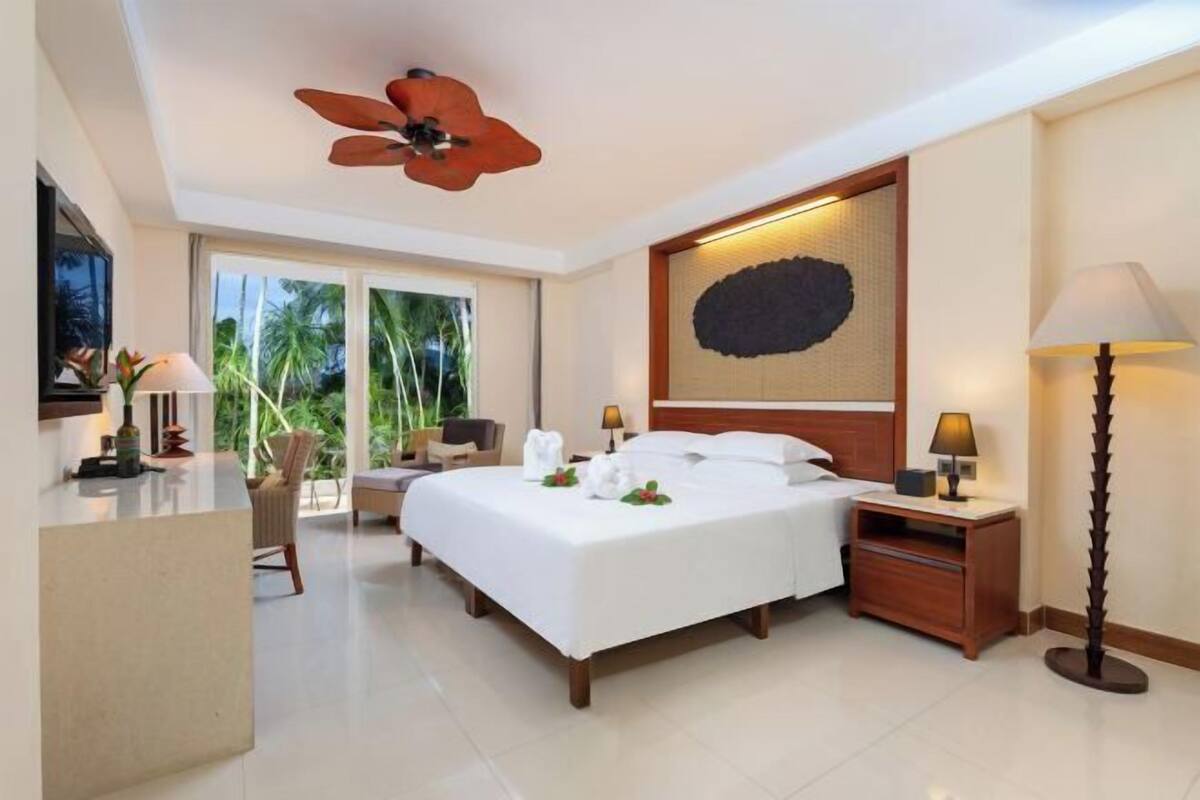 Minibar, in-room safe, desk, blackout drapes