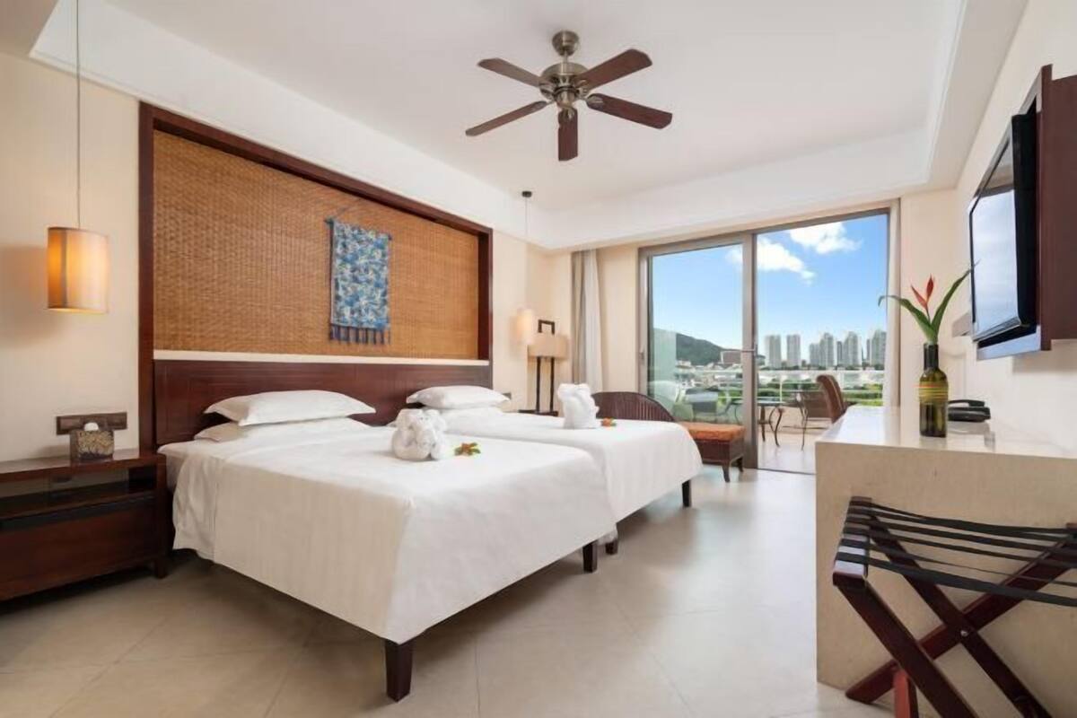 Minibar, in-room safe, desk, blackout drapes