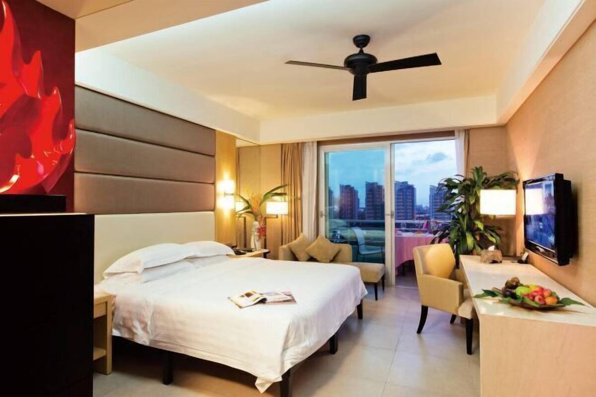 Minibar, in-room safe, desk, blackout drapes