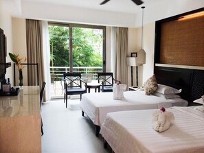 Evergreen (Garden View Room) | Minibar, in-room safe, desk, blackout drapes