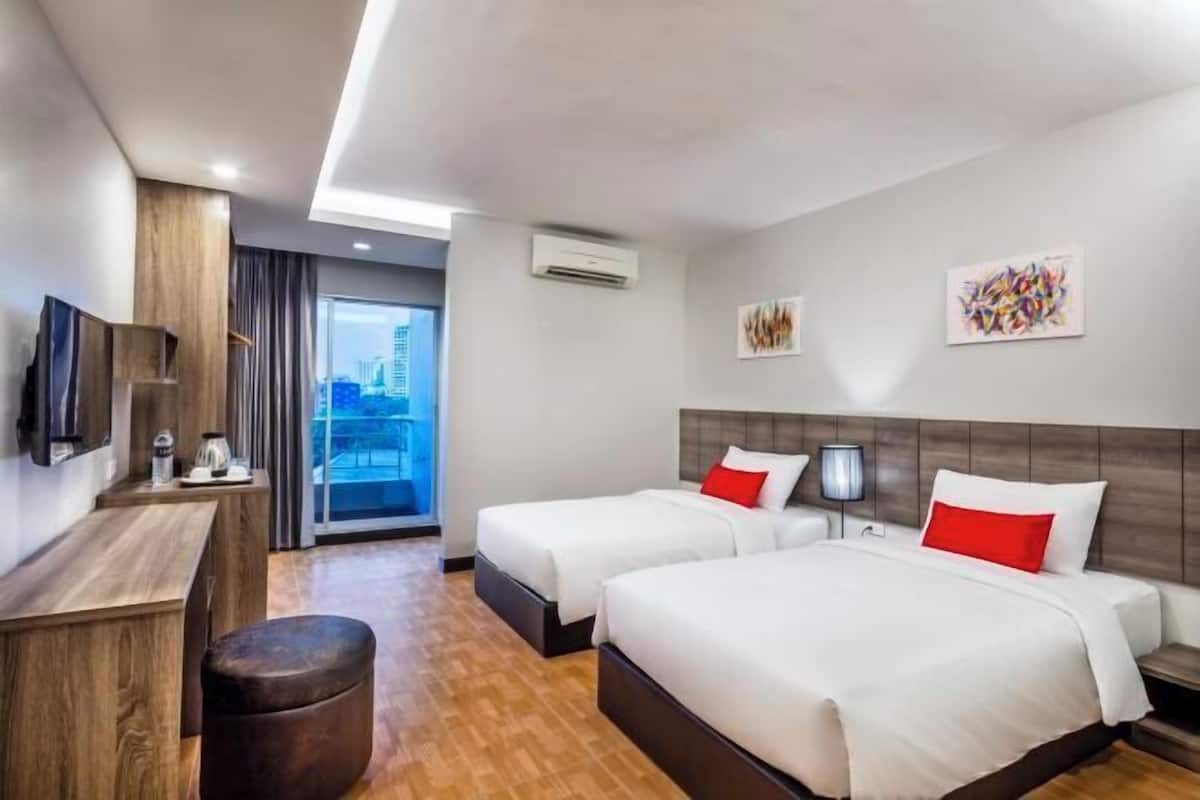 In-room safe, desk, blackout curtains, free WiFi