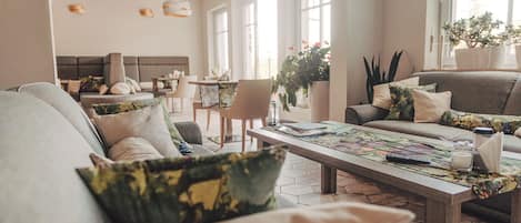 Lunch and dinner served, local cuisine