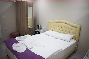 Standard Triple Room | Minibar, free WiFi