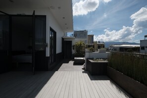 Phòng phong cách lãng mạn, 1 giường cỡ king, quang cảnh thành phố | Hiên