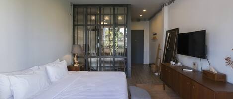 Double with Terrace and Bathtub#4 | In-room safe, soundproofing, free WiFi