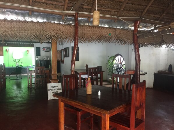 International cuisine - Hangout Habarana (Habarana)