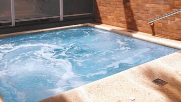 Bathtub spa outdoor