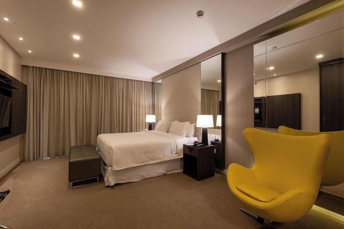 suite business class | 1 bedroom, hypo-allergenic bedding, minibar, in-room safe
