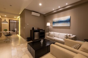 40-inch Smart TV with cable channels, TV, toys - Radisson Hotel Anapolis (Anapolis)