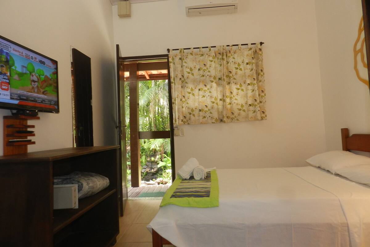 Traditional Suite, Balcony, Garden View | 3 bilik tidur, peti besi dalam bilik, dihias secara berasingan