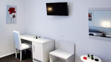 Deluxe Double Room, Non Smoking | Premium bedding, minibar, in-room safe, desk