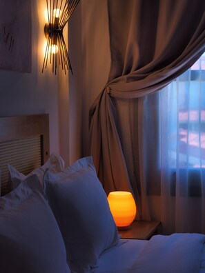 Frette Italian sheets, premium bedding, minibar, in-room safe - Triangulo Hotel (Cesme)