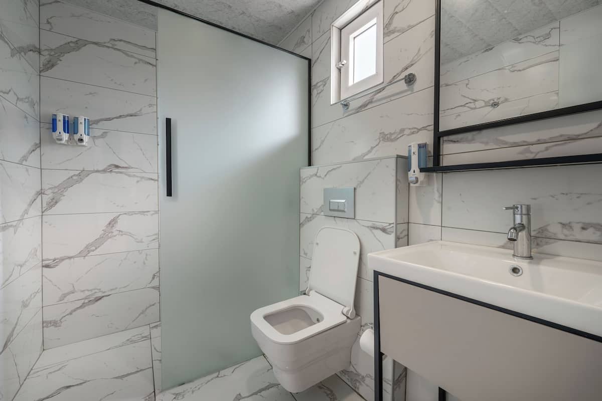 family room | premium bedding, minibar, in-room safe, desk