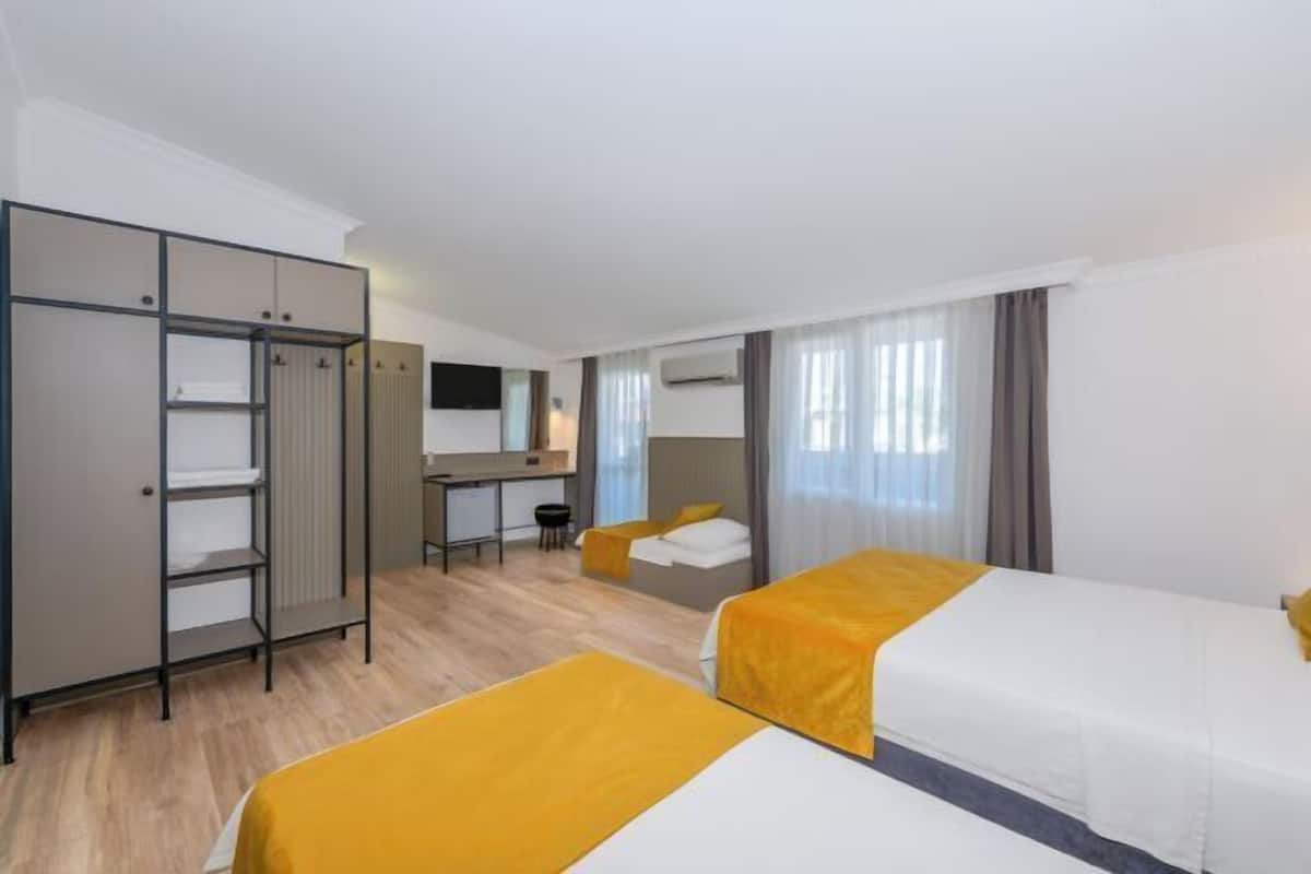 Premium bedding, minibar, in-room safe, desk