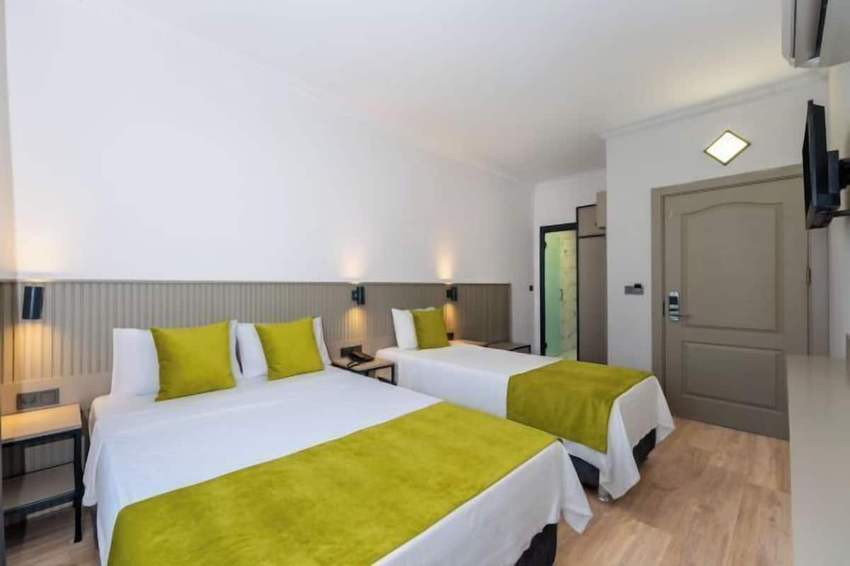 Premium bedding, minibar, in-room safe, desk