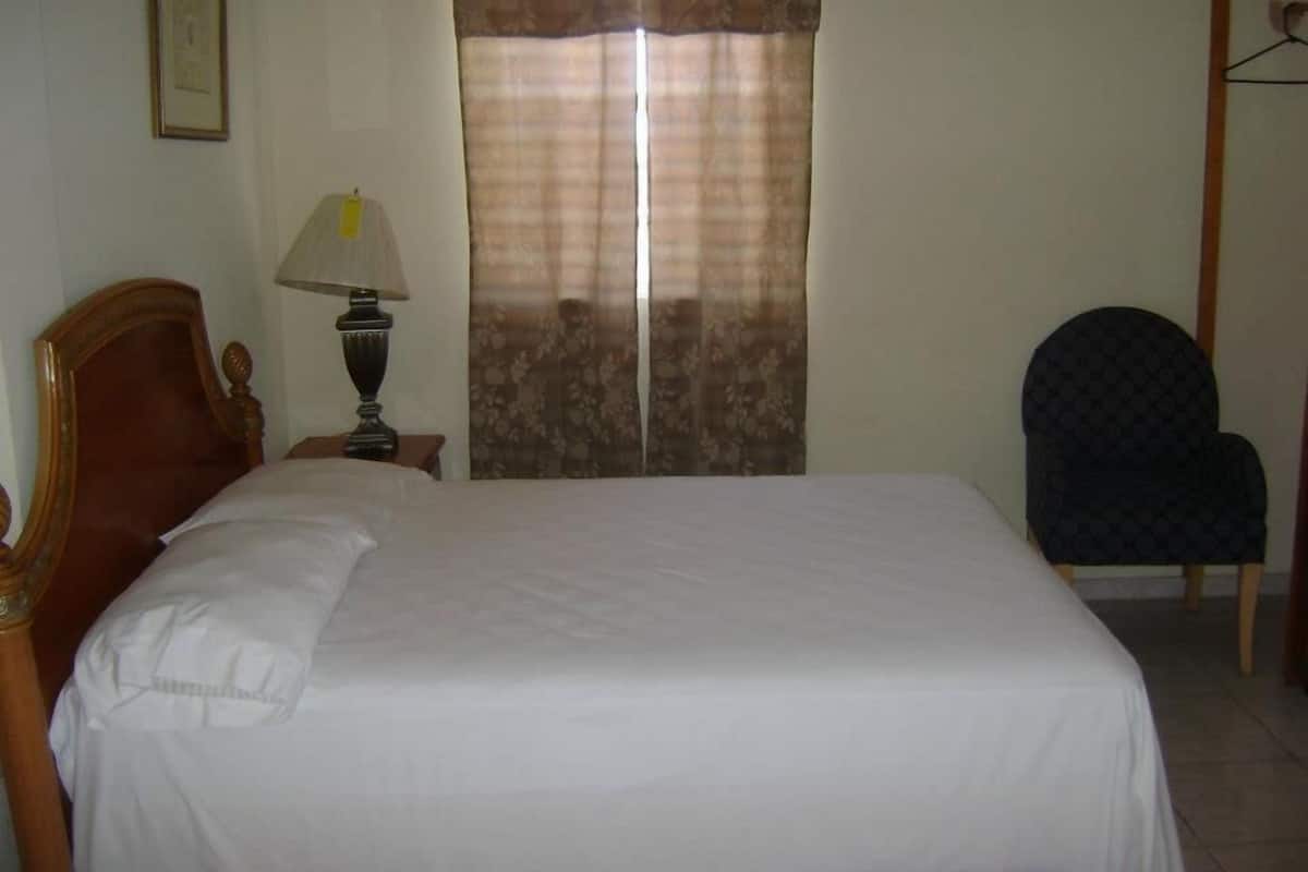 Standard Room | Desk, iron/ironing board, free WiFi