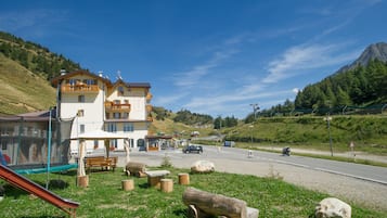 Standard-Doppel- oder -Zweibettzimmer (3 pax) | Ausblick vom Zimmer