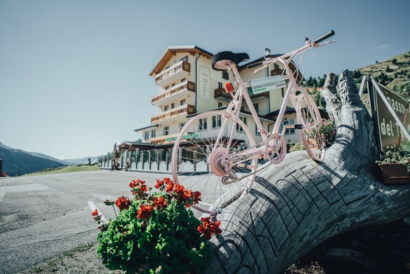 ด้านหน้าที่พัก