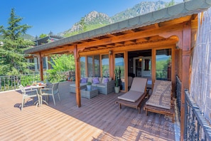 Honeymoon Double Room | Premium bedding, minibar, individually decorated, individually furnished