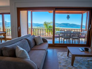 Art Suit | Premium bedding, minibar, individually decorated, individually furnished - Villa Marine Hotel (Ula)