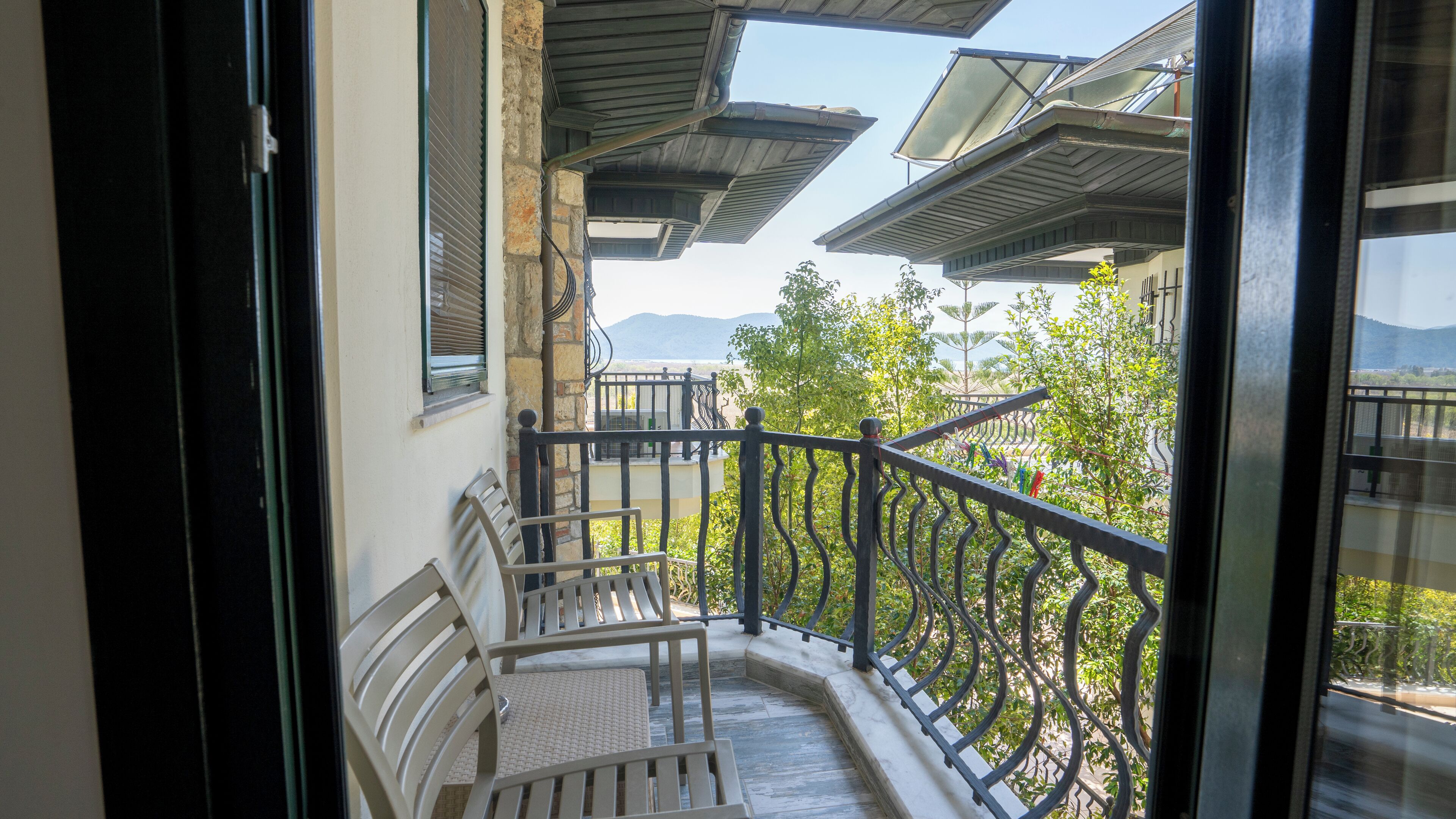 classic deniz manzarali oda | balcony