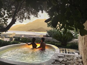 Bain à remous extérieur