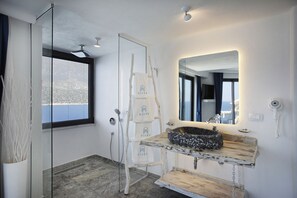 Bathroom - Alley Prime (Kas)