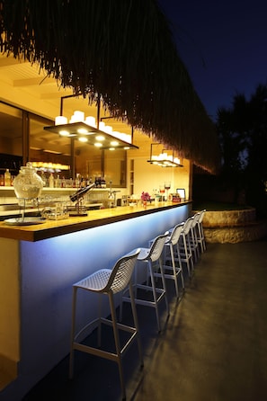 Bar (on property) - Alley Prime (Kas)