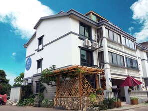 Front of property - Zhujiajian Time To Inn (Zhoushan)