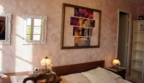 Bureau, Wi-Fi gratuit, draps fournis