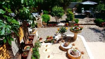 Classic Double Room | Courtyard view