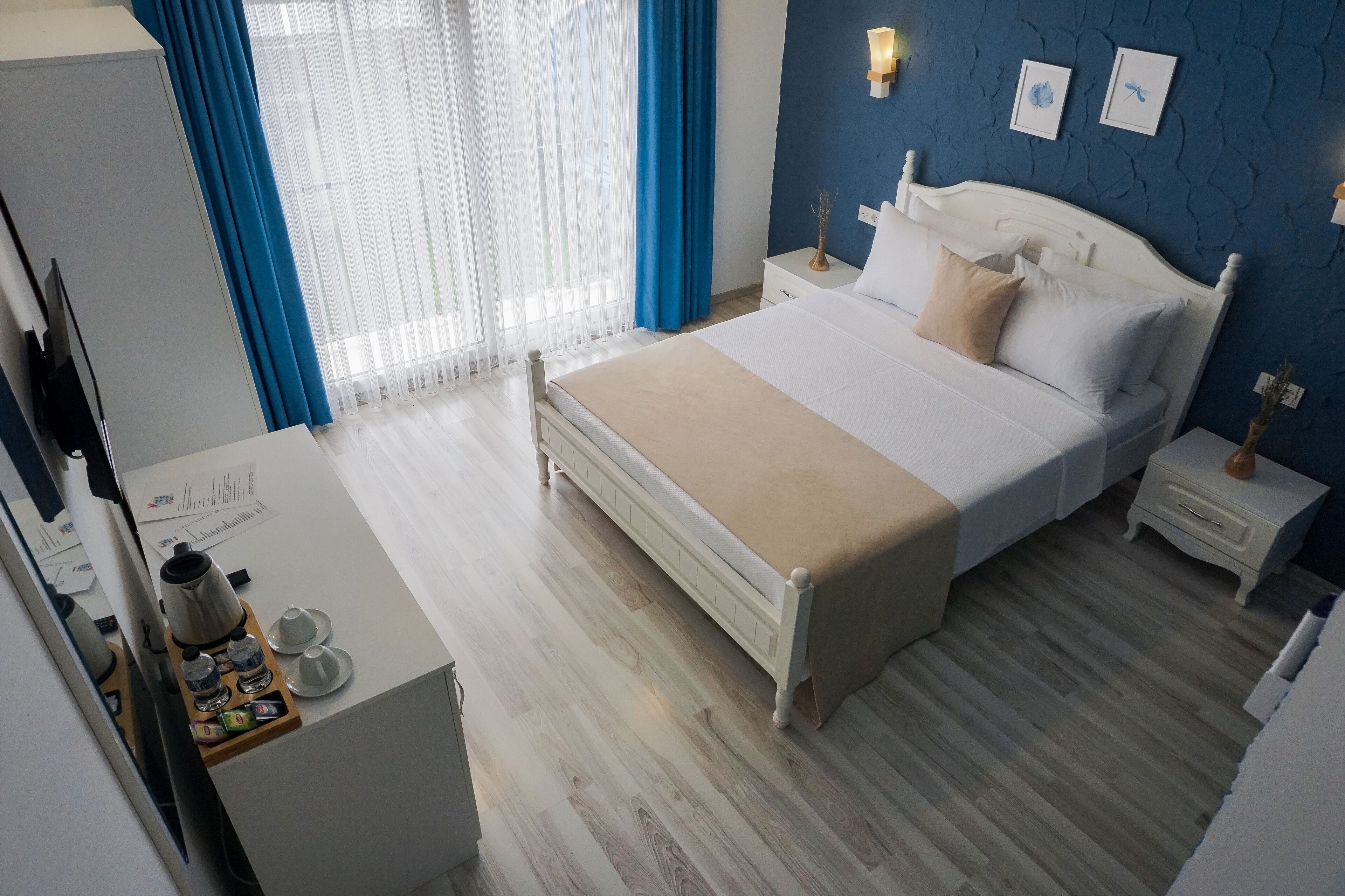 superior room | 1 bedroom, premium bedding, minibar, desk