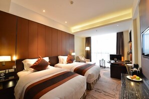 Executive Room | Minibar, in-room safe, desk, blackout drapes - Excemon Yuyao Hemudu Hotel (Ningbo)