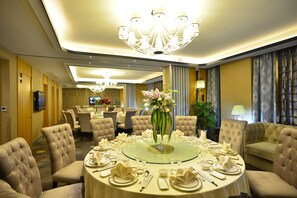 2 restaurants, breakfast, lunch, dinner served; Chinese cuisine - Excemon Yuyao Hemudu Hotel (Ningbo)