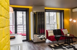 Habitación doble Premium | Área de sala de estar