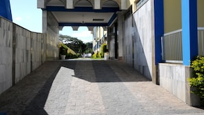 Luokittelematon kuva, 5 kautta 15, painike