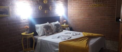 Habitación (Onça) | Cortinas blackout, wifi gratis y ropa de cama