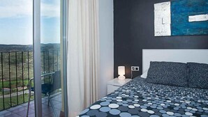 Double Room | Desk, blackout drapes, cribs (free), WiFi (free) - HOTEL EL CID (Morella)