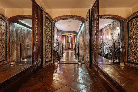 Body treatments, aromatherapy, hot stone massages, deep-tissue massages