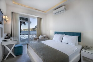 Chambre Standard, vue mer | Literie de qualité supérieure, minibar, coffres-forts dans les chambres