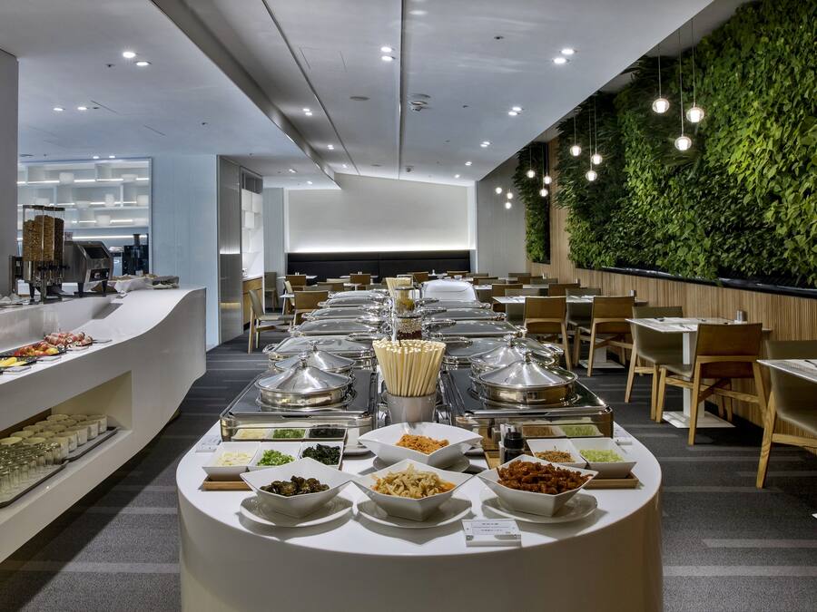 Café da manhã com buffet todos os dias mediante uma taxa