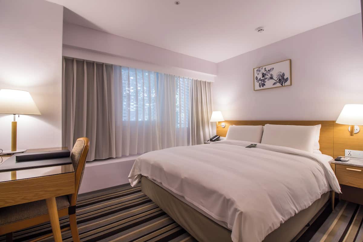 Economy Double Room, Low level | Premium bedding, minibar, in-room safe, desk