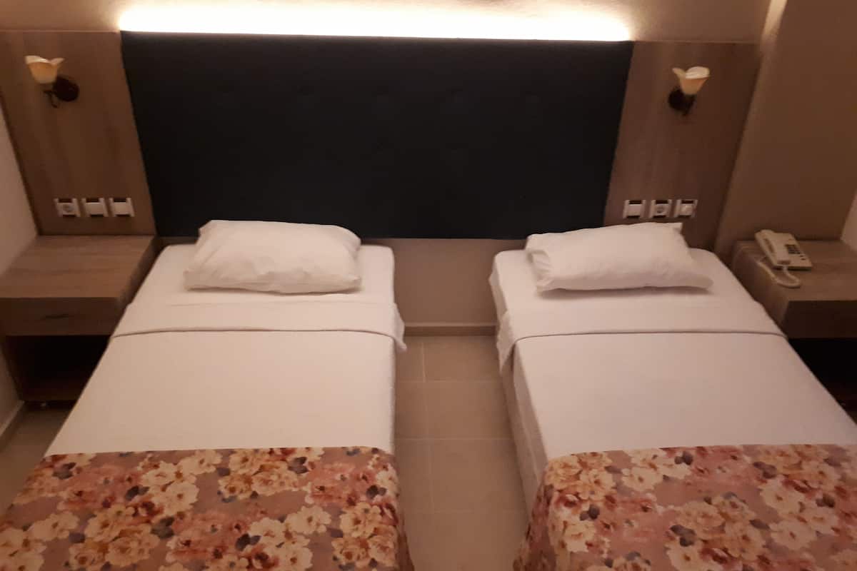 1 bedroom, in-room safe, desk, soundproofing