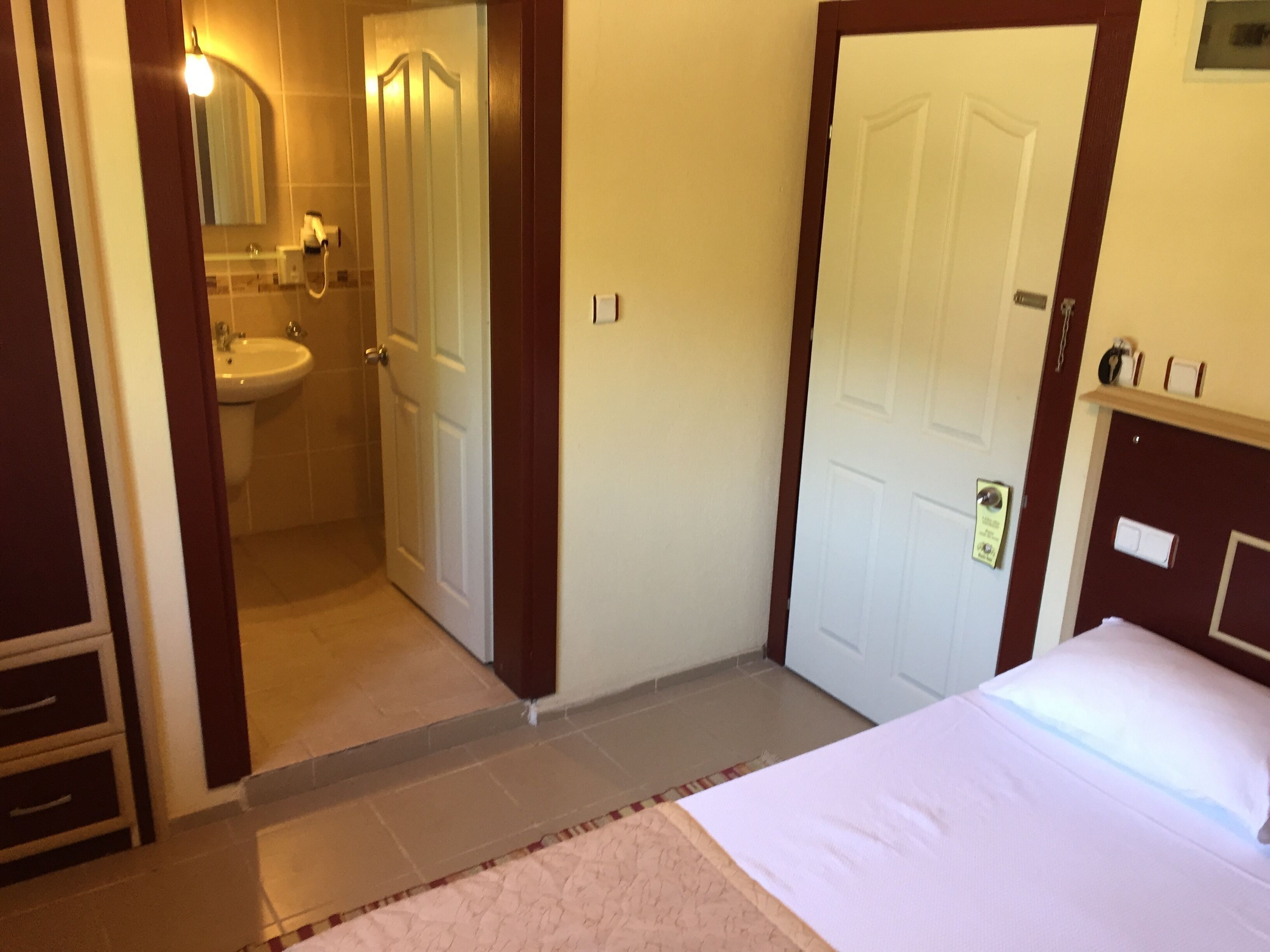 In-room safe, desk, soundproofing, free WiFi