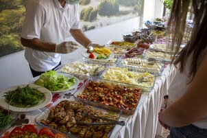 Free daily buffet breakfast