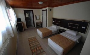 Caja de seguridad en la habitación y escritorio 